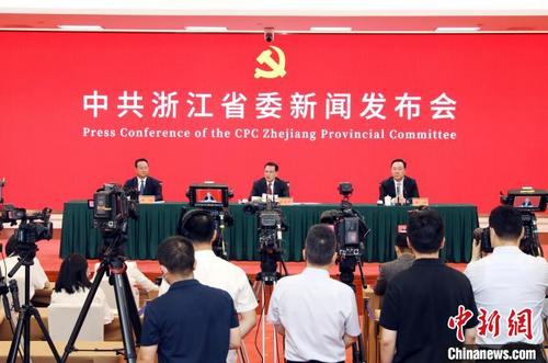 中國僑網(wǎng)新聞發(fā)布會現(xiàn)場,?!″X晨菲 攝
