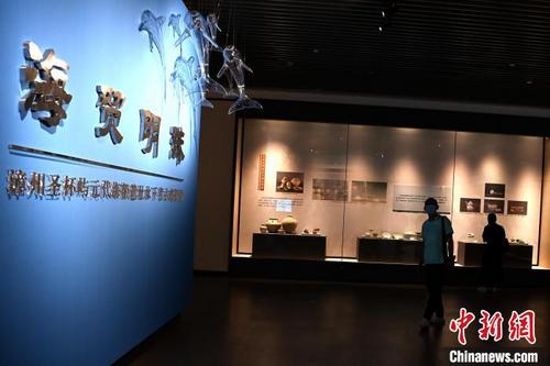 中國僑網(wǎng)9月21日,,海貿(mào)明珠——漳州圣杯嶼元代海船遺址水下考古成果展在福建省漳州市博物館開幕,。 張金川 攝