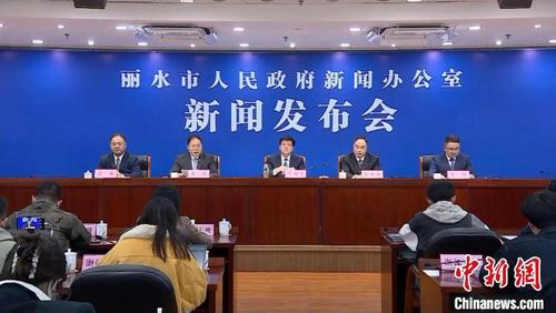 中國僑網(wǎng)新聞發(fā)布會現(xiàn)場,。 陳煒 攝