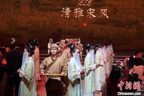 中國僑網(wǎng)2月22日晚,,泉州石獅市以“宋元海絲宴”宴請四方賓朋,?!☆伻A杰 攝