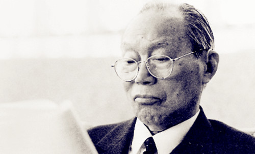 董寅初,。