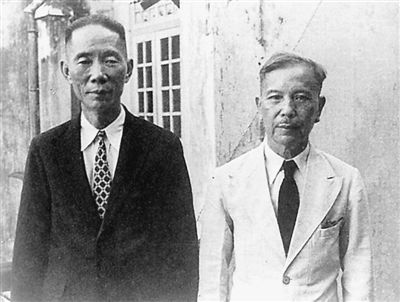 陳嘉庚(右)與侯西反。資料圖片