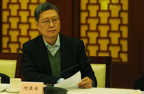 中國(guó)僑網(wǎng)3月23日,,國(guó)僑辦副主任何亞非一行到合肥調(diào)研并與安徽省各級(jí)僑務(wù)與涉僑部門(mén),、相關(guān)院校及僑界代表30余人進(jìn)行座談,圍繞新形勢(shì)下更好地做好僑務(wù)工作聽(tīng)取意見(jiàn)和建議。何亞非表示,,要以服務(wù)國(guó)家大局和廣大僑胞為出發(fā)點(diǎn)做好僑務(wù)工作。(中新社發(fā) 張婭子 攝)