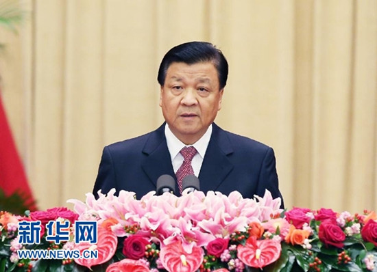 9月29日晚,,全國(guó)政協(xié)辦公廳,、中共中央統(tǒng)戰(zhàn)部、國(guó)務(wù)院僑辦、國(guó)務(wù)院港澳辦,、國(guó)務(wù)院臺(tái)辦在北京人民大會(huì)堂聯(lián)合舉行國(guó)慶招待會(huì)。中共中央政治局常委,、中央書(shū)記處書(shū)記劉云山與2800余名港澳臺(tái)僑各界代表歡聚一堂,共同慶祝中華人民共和國(guó)成立66周年,。這是劉云山在招待會(huì)上致辭。(姚大偉