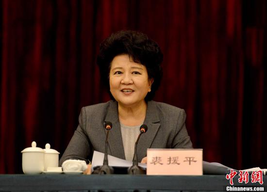 6月20日,,國務院僑辦主任裘援平發(fā)言,。當日,,由中國國務院僑務辦公室、西藏自治區(qū)共同舉辦的“全國僑務援藏工作會議”在拉薩召開,。此次會議根據國家對口援藏工作總體部署,,圍繞促進西藏經濟社會發(fā)展和長治久安總目標,凝聚全國僑務系統(tǒng)力量,,扎實推進僑務對口援藏工作,,助力西藏與全國一道實現小康。國務院僑辦相關司局,、17個對口援藏?。ㄊ校┩鈨S辦負責人,四川,、云南,、青海等三省藏區(qū)外僑辦和暨南大學相關負責人出席。中新社記者