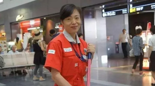 中國大媽在日本掃出最干凈機(jī)場