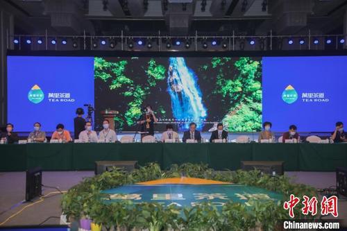 中國僑網(wǎng)圖為會議現(xiàn)場,?!《鄠惪h委供圖