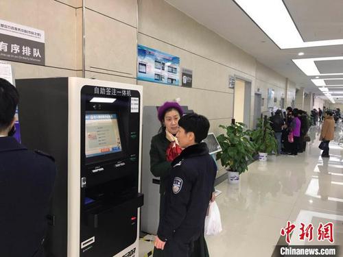 中國僑網(wǎng)杭州市拱墅區(qū)行政服務中心辦事大廳?!埍蟆z