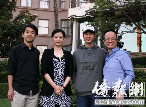 即將在“中華之夜”登臺獻(xiàn)藝的4位藝術(shù)家,,左起:蘇柏軒,、宋祖英,、王力宏和陳瑞斌在洛杉磯合影。(美國《僑報》/邱晨
