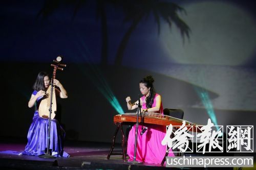 中國僑網(wǎng)羅慧芳在南加州表演慶祝國慶65周年,。(美國《僑報》/周慧一 攝)
