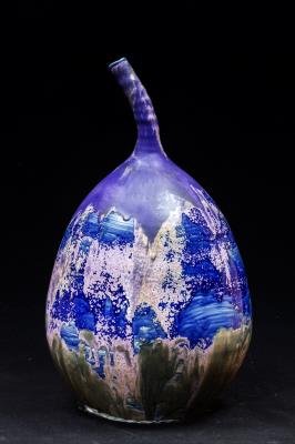 中國僑網(wǎng)魏新作品《高溫色釉-9》,。(美國《僑報》)