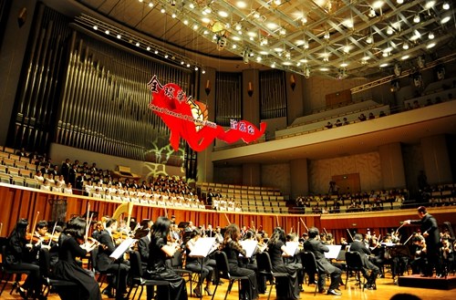 中國僑網(wǎng)多國著名交響樂團(tuán)的十余位首席華人演奏家參演音樂會(中新網(wǎng))