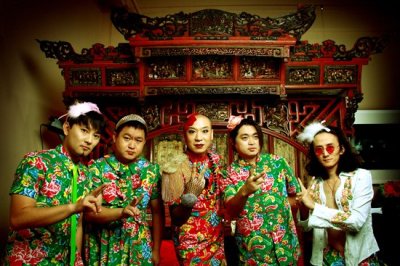 中國僑網(wǎng)中國搖滾樂隊(duì)“二手玫瑰”,。(美國《世界日報(bào)》)