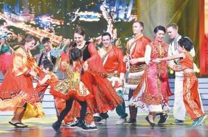中國(guó)僑網(wǎng)外國(guó)選手合唱《中國(guó)美》。(萬(wàn)程鵬 攝)