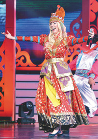 中國(guó)僑網(wǎng)阿根廷選手安達(dá)演唱《套馬桿》。(萬(wàn)程鵬 攝)
