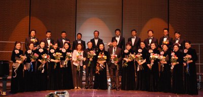 中國(guó)僑網(wǎng)四川音院教授合唱團(tuán)大華府演出引起轟動(dòng)。(美國(guó)《世界日?qǐng)?bào)》)