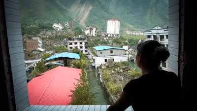 中國(guó)僑網(wǎng)《獨(dú)·生》劇照,。(美國(guó)《世界日?qǐng)?bào)》)