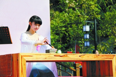 中國僑網(wǎng)東莞首次舉辦莞香采香日文化活動,,圖為香道表演。(胡國球 攝)