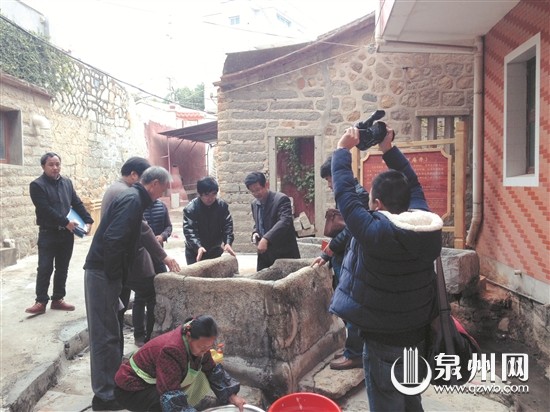 中國僑網(wǎng)崇武潮樂村至今保留有不少“海絲”遺跡,,下庵井就是其一。(吳志明 攝)
