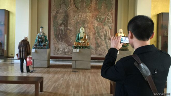 中國僑網(wǎng)到倫敦大英博物館參觀的中國游客逐年增多,。(英國BBC中文網(wǎng))