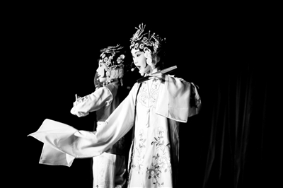 中國僑網(wǎng)江蘇昆山開發(fā)區(qū)實驗小學(xué):《牡丹亭·游園》。