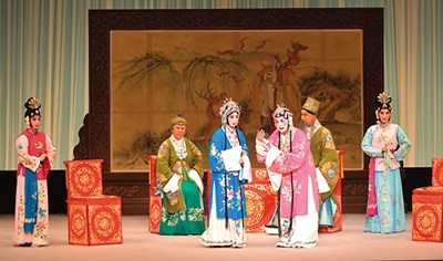 中國僑網(wǎng)京劇《鳳還巢》在日成功演出,這是兩國文化交流的一個(gè)縮影。