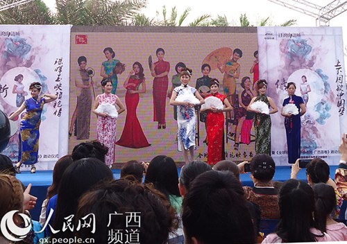 中國(guó)僑網(wǎng)現(xiàn)場(chǎng)旗袍秀,。