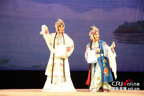 中國(guó)僑網(wǎng)白娘子和小青