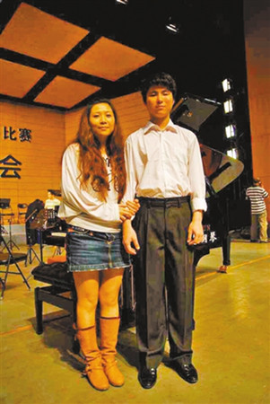 羅新(右)跟蔣曦老師一起,。(許恢毅