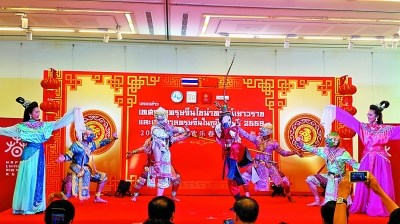 圖為發(fā)布會上,中泰聯(lián)袂的文藝表演——孫悟空大戰(zhàn)泰國神猴。(馬勇幼