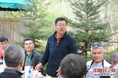 中國駐烏茲別克斯坦大使孫立杰在活動上講話,。(使館供圖)