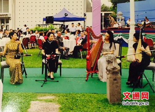 吉拉達(dá)學(xué)校演出現(xiàn)場
