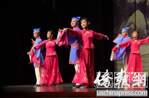 《夫妻觀燈》(美國《僑報(bào)》/張苗