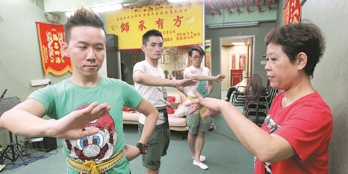 (馬來(lái)西亞《詩(shī)華日?qǐng)?bào)》)