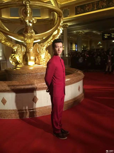 中國(guó)著名青年舞蹈家朱晗此次特邀出演《卡門(mén)》,,精彩表現(xiàn)令人期待,。(日本《中文導(dǎo)報(bào)》)