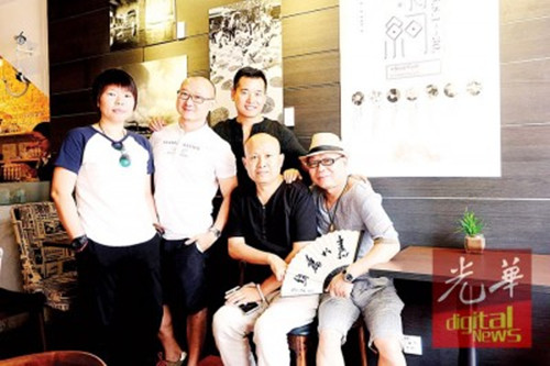 左起懿翎,、章良,、阿仕,、劉冰鑒及聞歌,。(馬來西亞《光華日?qǐng)?bào)》/陳燕妮