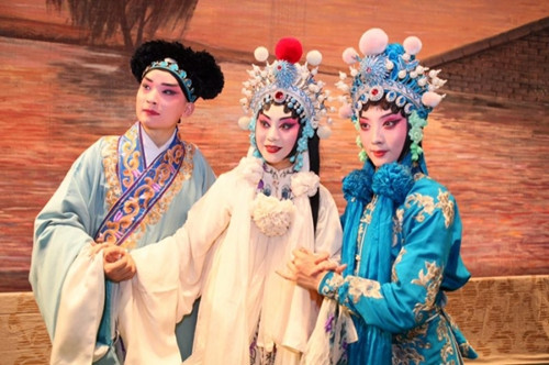 京劇《白蛇傳》走進(jìn)倫敦,。(英國(guó)《華聞周刊》)