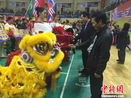 中國(guó)僑網(wǎng)點(diǎn)睛儀式,。(陳燕 攝)
