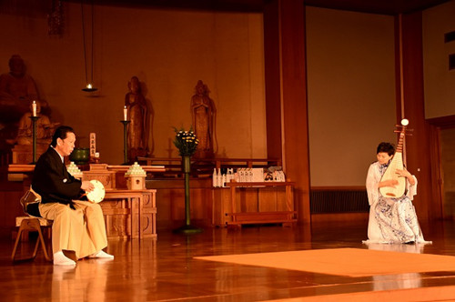 中國(guó)僑網(wǎng)演奏現(xiàn)場(chǎng)。(日本《中文導(dǎo)報(bào)》資料圖)