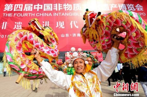 中國(guó)僑網(wǎng)圖為第四屆中國(guó)非遺博覽會(huì)在濟(jì)南開(kāi)幕。(資料圖) 梁犇 攝