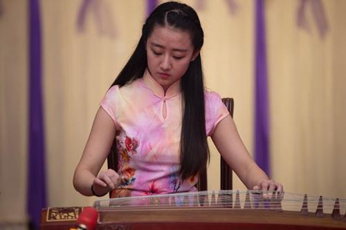 中國(guó)僑網(wǎng)文藝表演