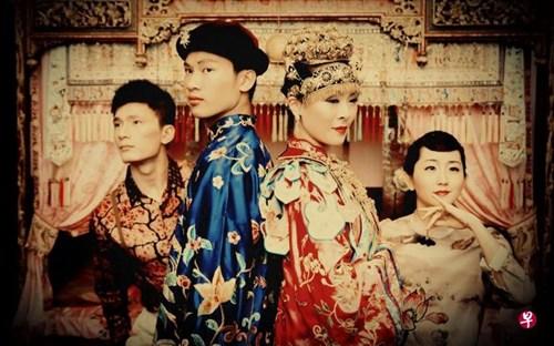 中國(guó)僑網(wǎng)《婚禮》以“情節(jié)舞蹈”的特色表現(xiàn)今時(shí)土生華人的文化傳承。(新加坡《聯(lián)合早報(bào)》資料圖)