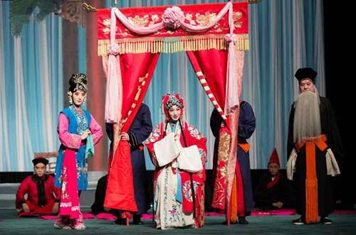 中國(guó)僑網(wǎng)《鎖麟囊》劇照,。(由國(guó)家京劇院提供)
