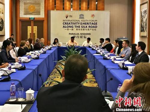 中國僑網17日,,“一帶一路”青年創(chuàng)意與遺產論壇在長沙舉行?!⒅z