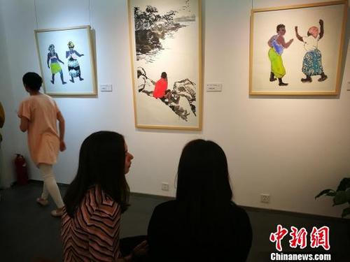 中國(guó)僑網(wǎng)展覽現(xiàn)場(chǎng) 應(yīng)妮 攝