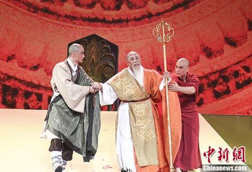 中國(guó)僑網(wǎng)圖為演出現(xiàn)場(chǎng)。 中新社記者 張勇 攝