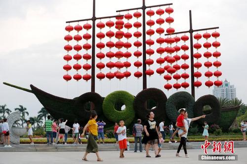 中國(guó)僑網(wǎng)資料圖,,廈門(mén)白鷺洲公園。中新社記者 杜洋 攝