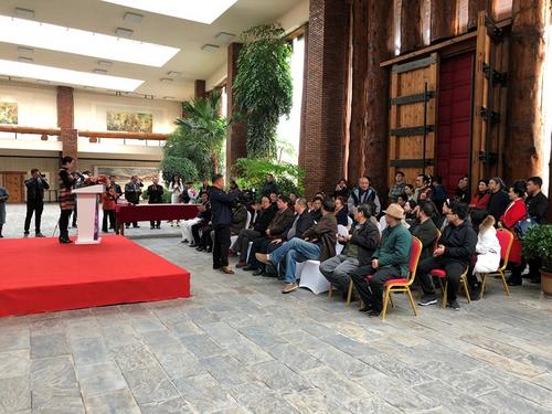 中國僑網(wǎng)旅美藝術(shù)家王鑫生中美藝術(shù)交流作品展開幕式