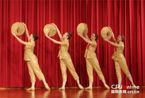 中國僑網(wǎng)舞蹈《萬泉河水》片段,。