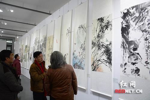 中國(guó)僑網(wǎng)觀展現(xiàn)場(chǎng),。